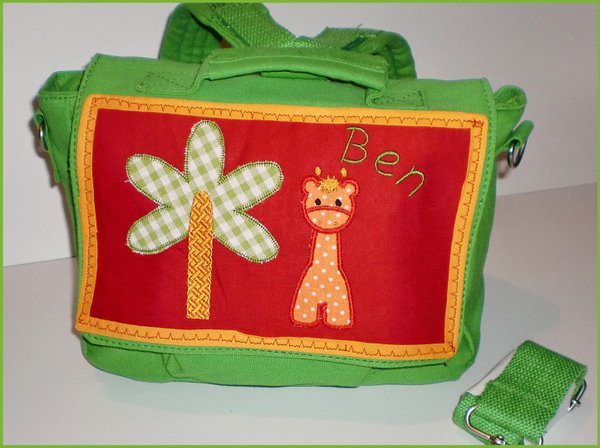 Rucksack, Kindergartentasche mit Namen – grün/rot – Motiv Giraffe