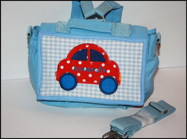 Rucksack, Kindergartentasche mit Namen – hellblau/rot – Motiv Auto